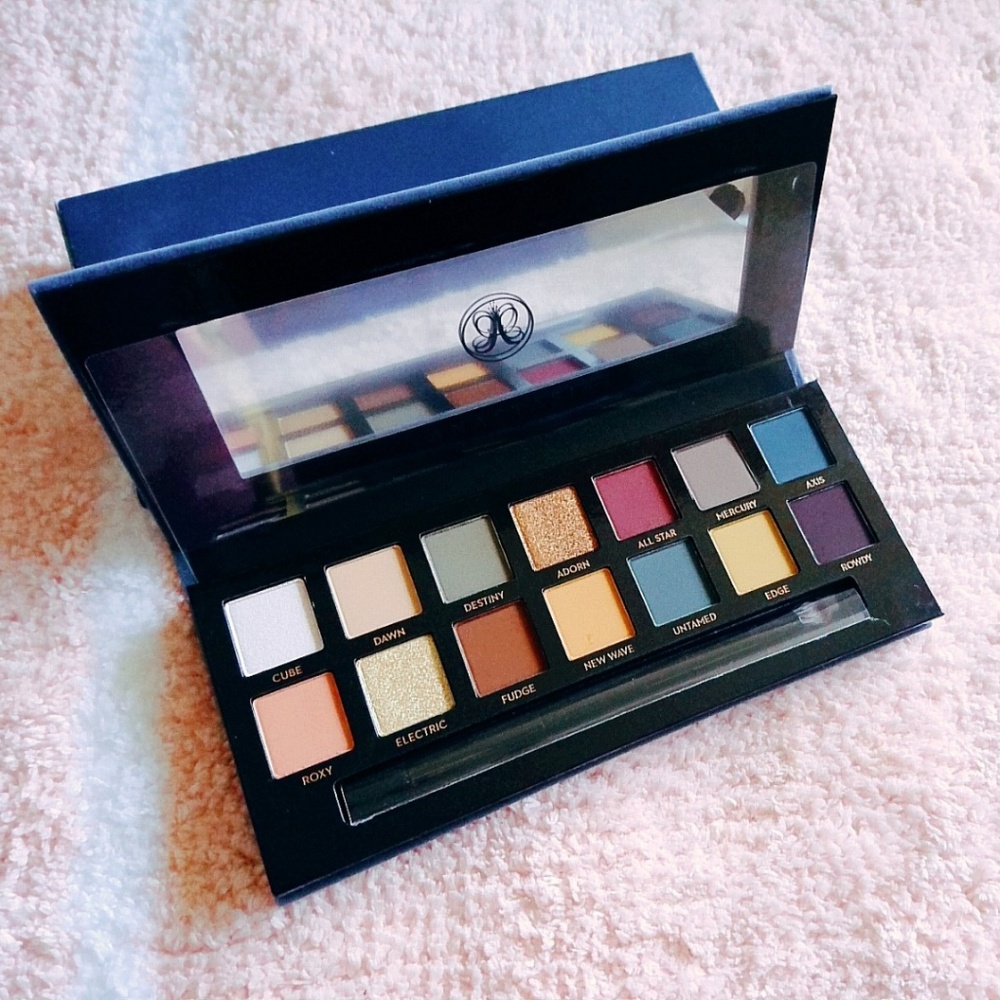 Anastasia Beverly Hills Subculture Eye Shadow Pale